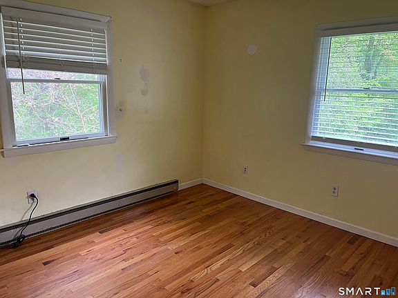5th image of 311 Sandy Hollow Road