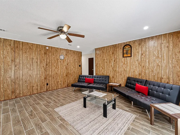 13615 Lynnwood Ln — Photo 13
