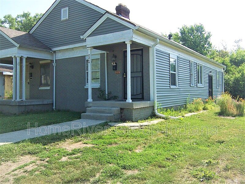 1st image of 2349 N Lasalle St