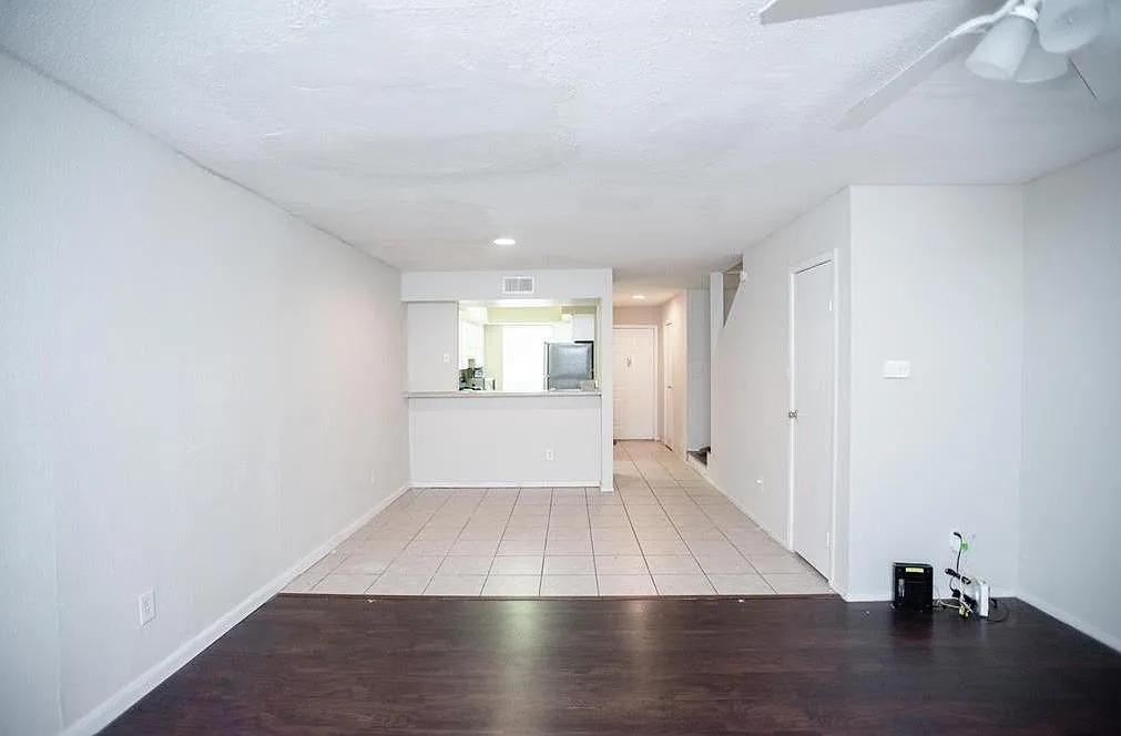 2 bed, 1.5 bath, 1120 sqft, $1,240 — Photo 4