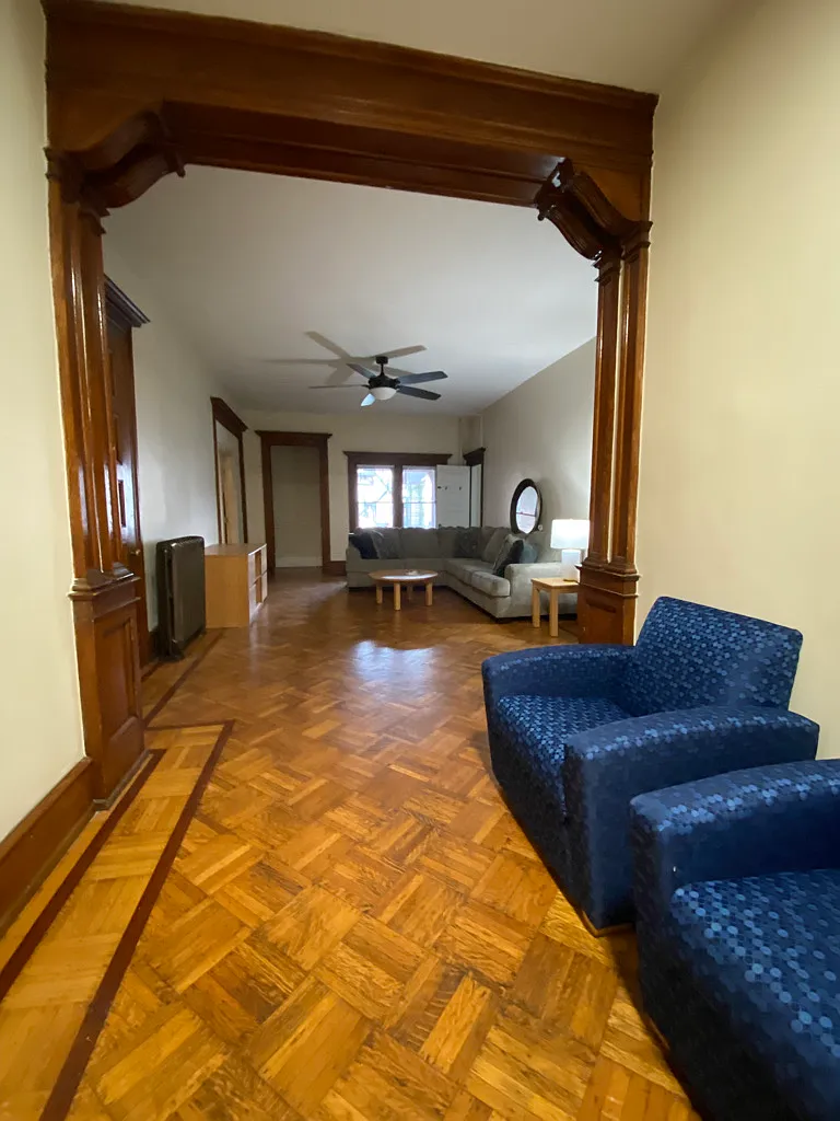 1051 W 4th St — Photo 3