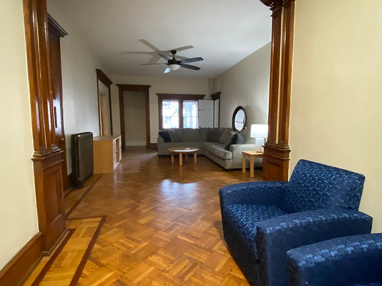 1051 W 4th St #1 — Photo 3