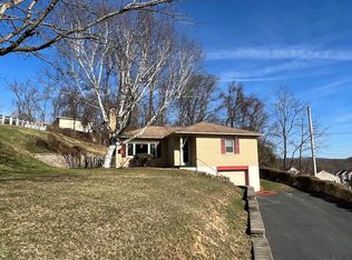 106 Rosemary Ln, Johnstown, PA 15905