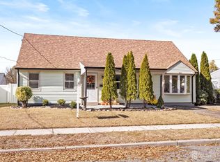 428 Holmes Dr, Burlington, NJ 08016