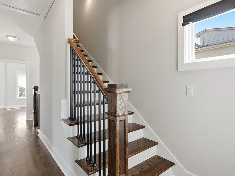 1263 N Avondale Cir — Photo 41