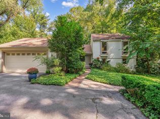 2525 Spanish Moss Ct, Reston, VA 20191