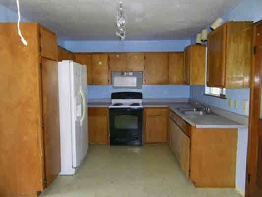 4th image of 15-2731 Aku St