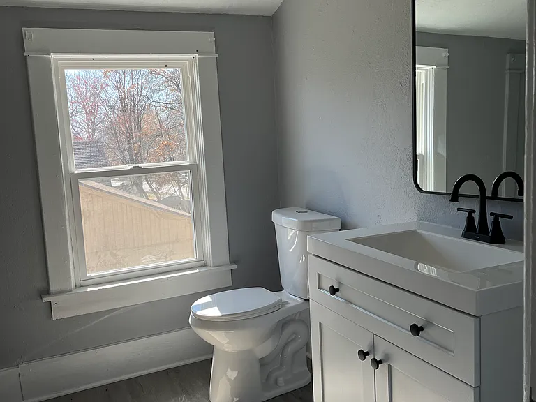 8023 Flora Ave — Photo 12