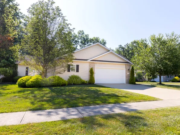 829 Dogwood Ln, Vermilion, OH 44089