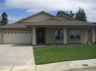 100 Ridgeview Dr, Fortuna, CA 95540
