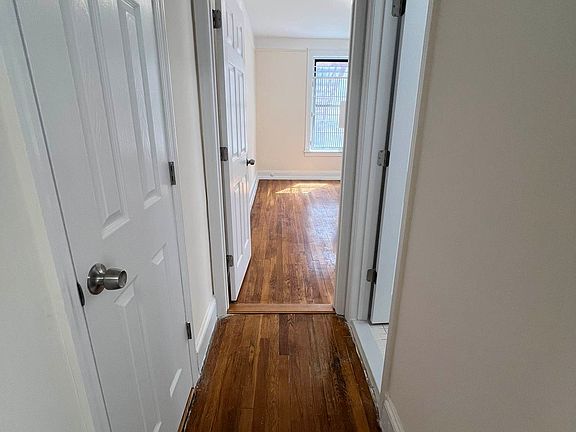 5th image of 11-24 46th Ave #2A