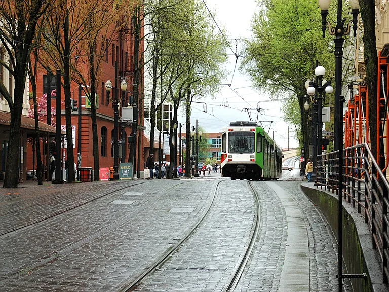 38 Davis Lightrail
