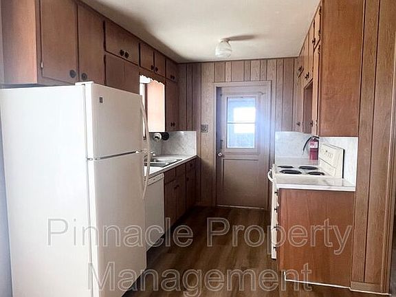 3rd image of 119 Clayton St