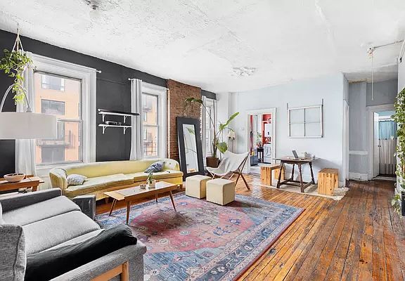 4th image of 150 Manhattan Ave #1