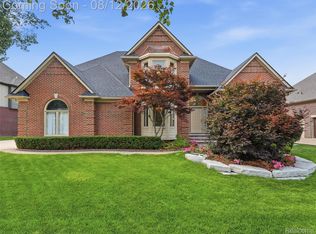 54867 Preston Pines Ln, Shelby Township, MI 48315