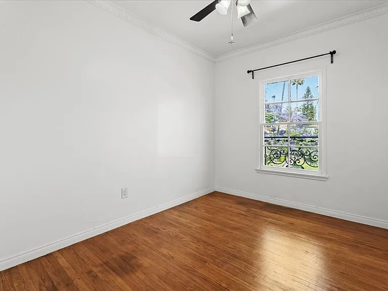 1029 S Westmoreland Ave #201 — Photo 7