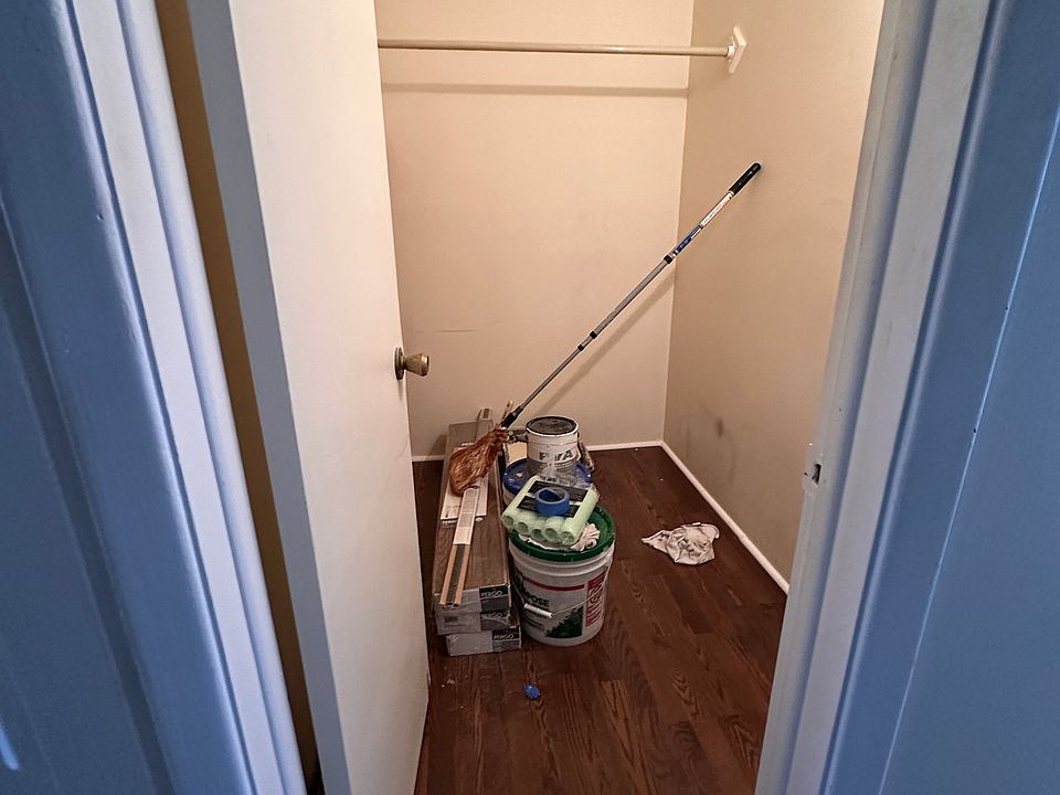 Large additional closet in unit for storage, as well as storage in the basement available for tenants.