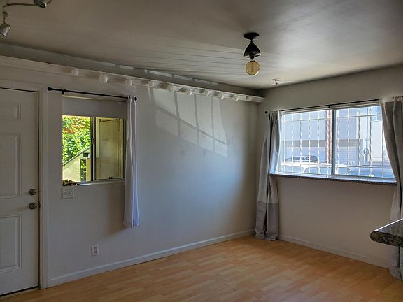 3rd image of 616 Broadway St Unit 3