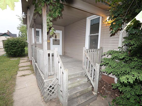 3rd image of 425 Kosciuszko St