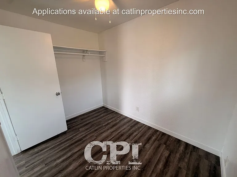801 Columbia St — Photo 18