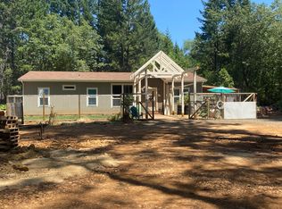 200 Fernwood Dr, Cave Junction, OR