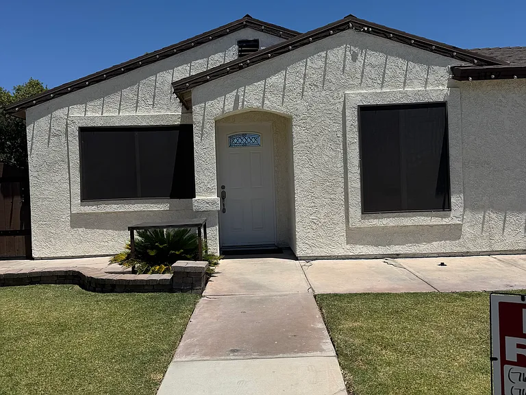 1117 Camino Del Rio — Photo 1
