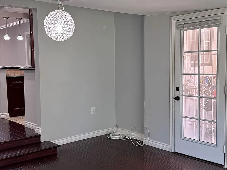 8739 Tyrone Ave — Photo 10