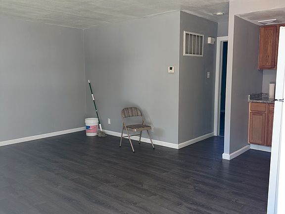 5th image of 2700 Iowa St APT 3