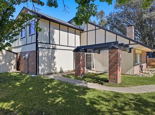 1715 Southampton Dr, Carrollton, TX 75007