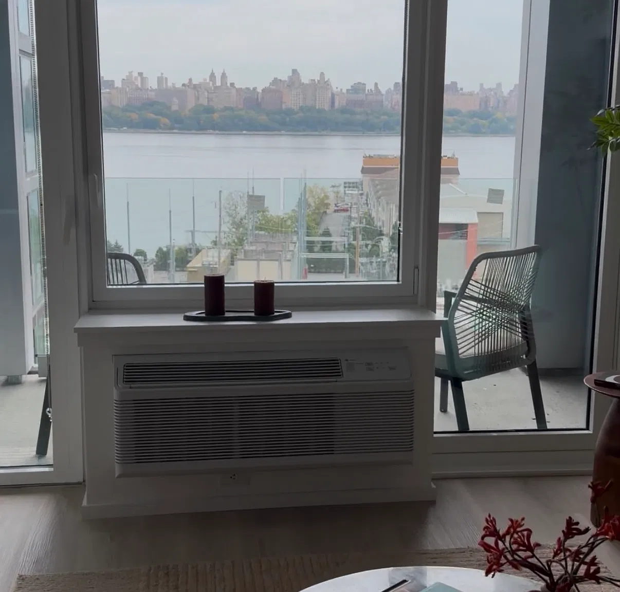 1 bed, 976 sqft, $3,700 — Photo 4