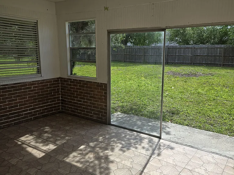 1420 Simmons Rd #1 — Photo 7