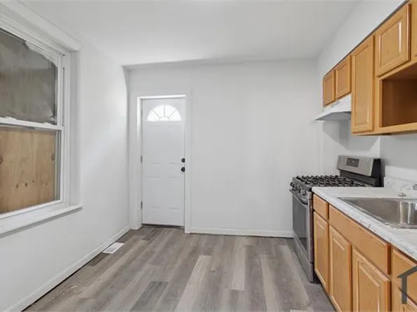 2350 N Opal St, Philadelphia, PA 19132