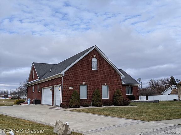 4th image of 8412 Eagle Pointe Dr