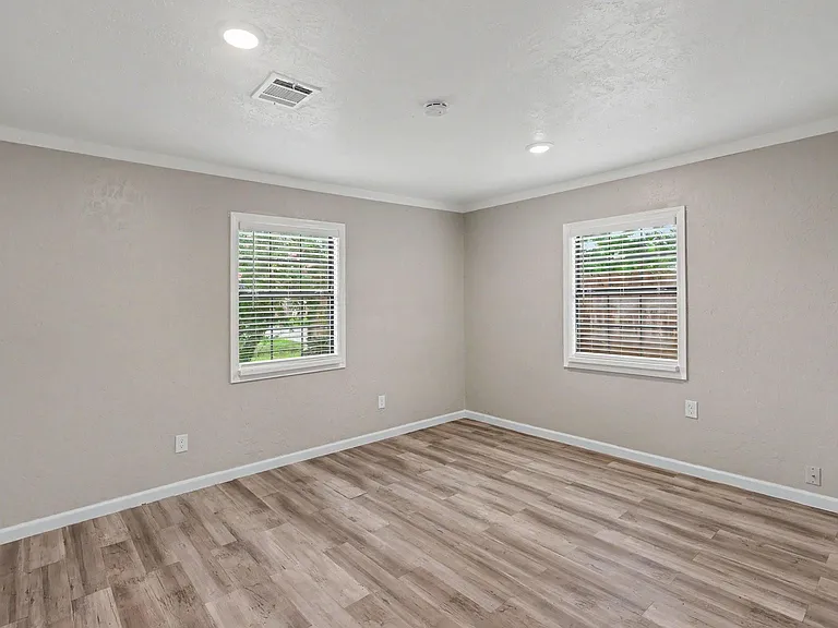 13334 Emporia St — Photo 15