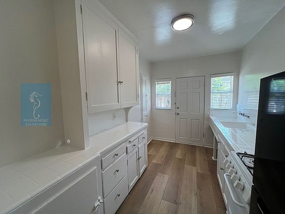 3rd image of 1005-1017 W 9th St #1015