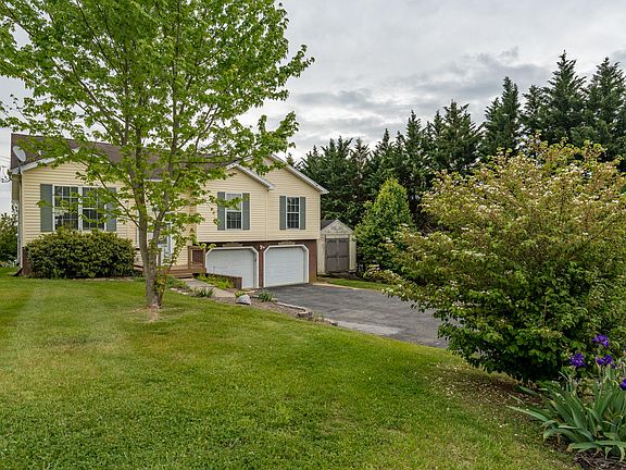 4th image of 305 Meadow View Farms Dr