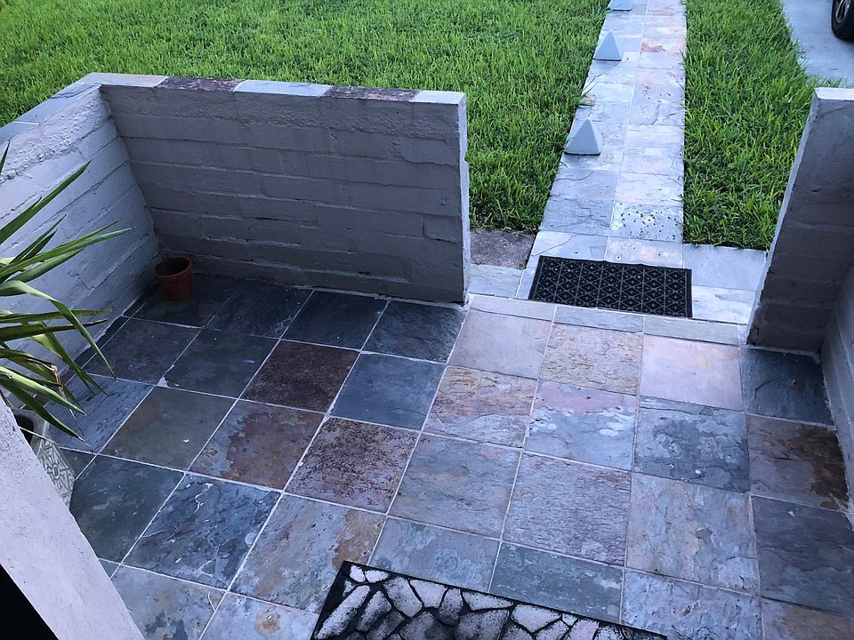 Entrance to property 