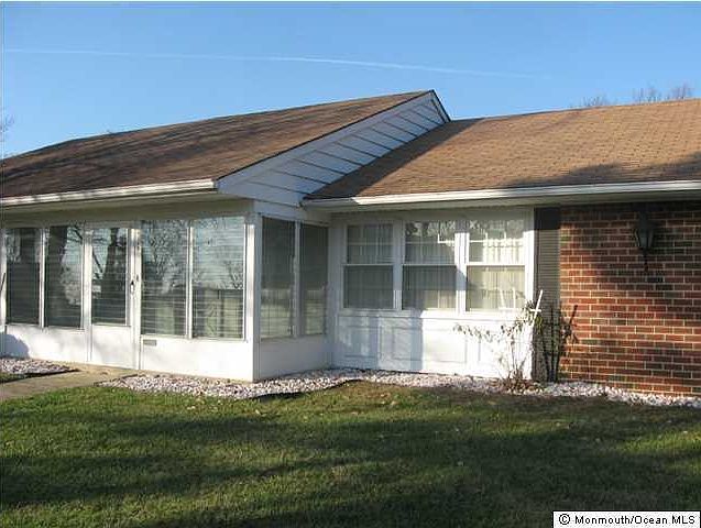 1st image of 935 Thornhill Court #B