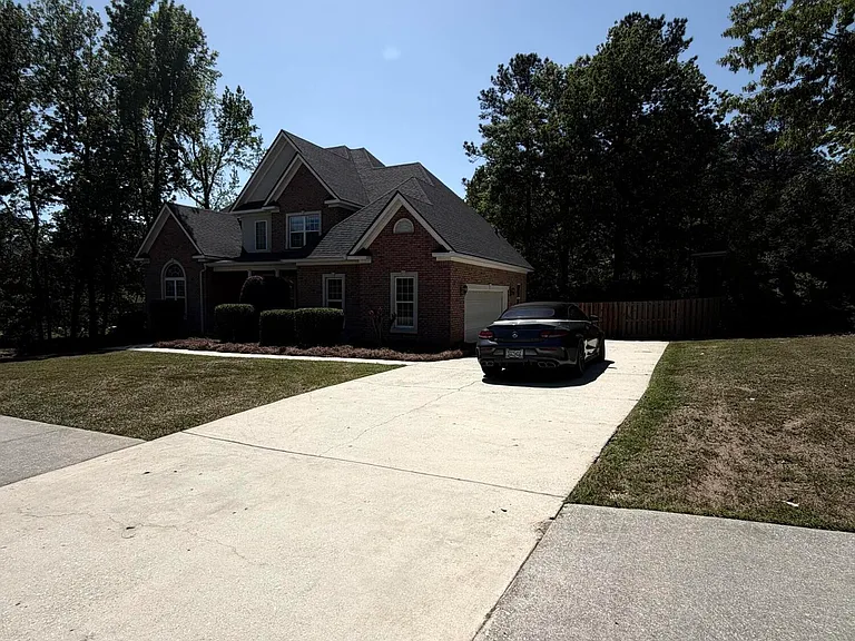 1605 Jamestown Ave — Photo 57