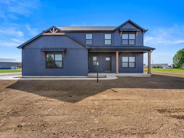 500 Prairie Meadows Dr, Heyworth, IL 61745