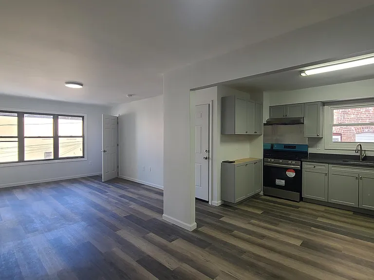 150 New York Ave #2 — Photo 3