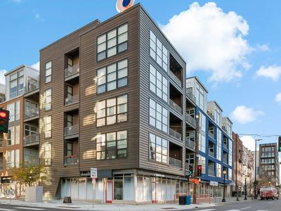 1211 Lagoon Ave UNIT 211, Minneapolis, MN, 55408