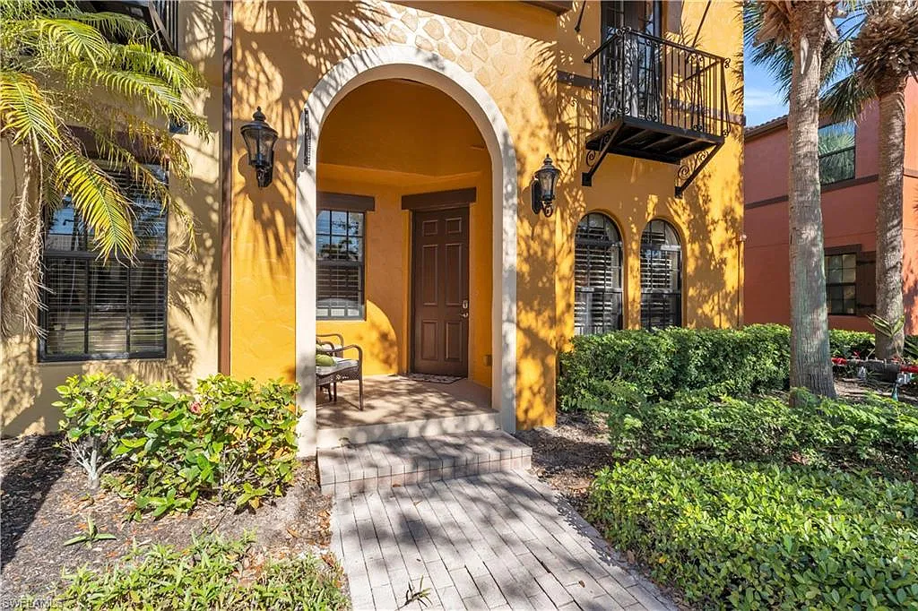 3 bed, 2.5 bath, 1744 sqft, $6,500 — Photo 1