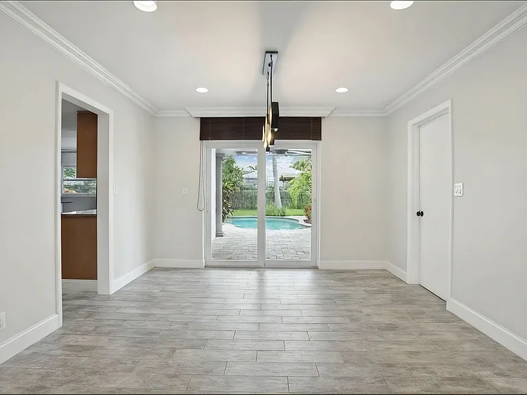 603 SE 7th Ave — Photo 6