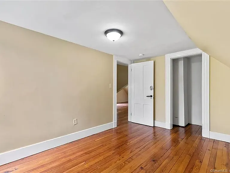 40 Wintergreen Ave — Photo 23