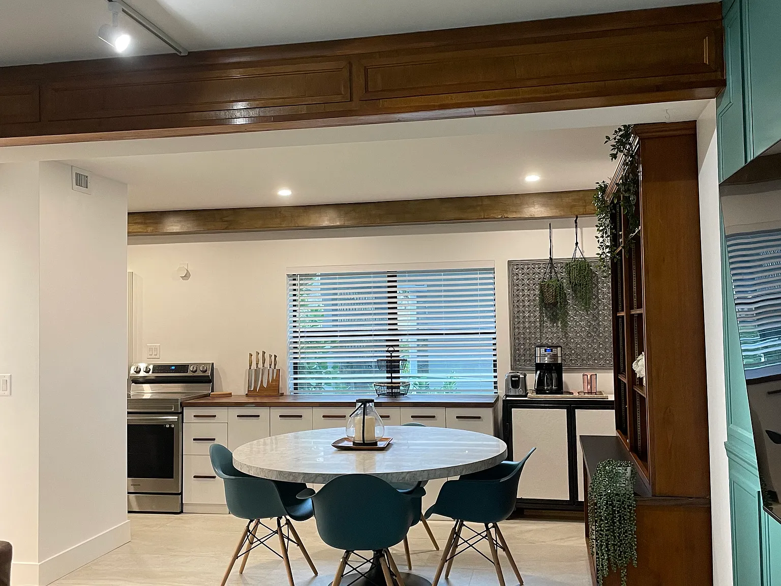 3 bed, 1000 sqft, $3,300 — Photo 4