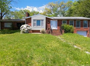 1 Deerview Ln, Asheville, NC 28804