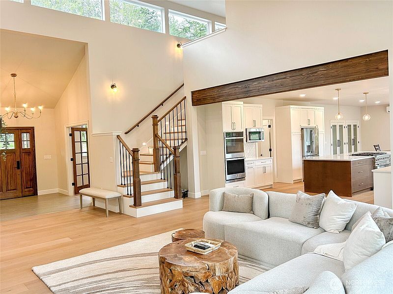 3rd image of 138 Lostwood Lane