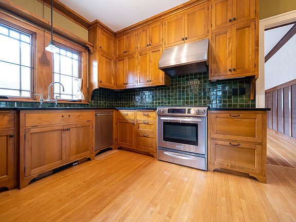 3rd image of 4141 Colfax Ave S