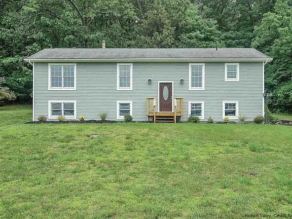 4th image of 293 Huckleberry Tpke